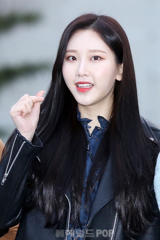 [포토]나윤 앙증맞은 하트