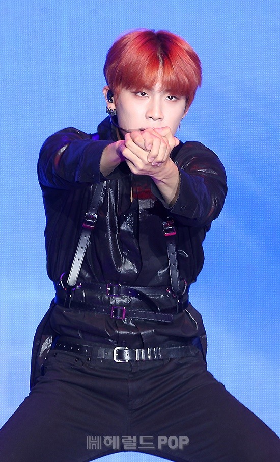 [포토]박우진, 거친 댄스