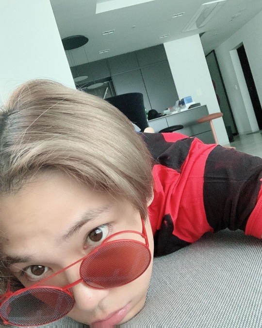 외출 준비 끝…이홍기, 아이돌 ★의 초롱초롱 눈망울