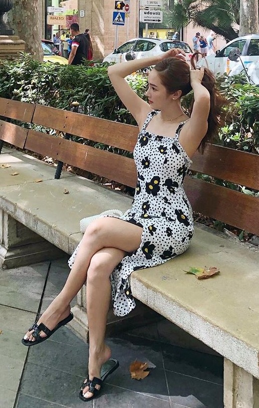 제시카, 이 각선미 실화냐..샤론스톤 뺨치는 섹시 다리꼬기