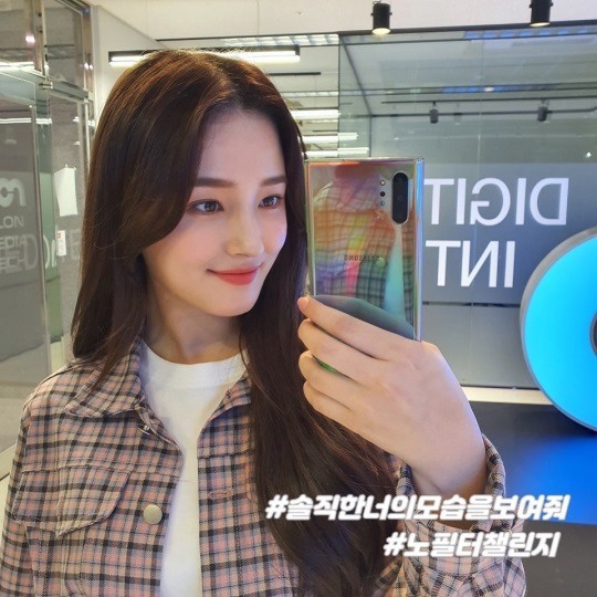 모모랜드 낸시, 노필터에도 여전한 요정 미모...눈부신 광채 비주얼