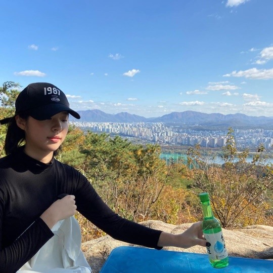 서은수, 女배우의 털털한 매력‥등산 후 소주 한 병