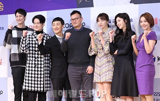 [포토]연남동패밀리 빛나는 얼굴들, 힘찬 파이팅