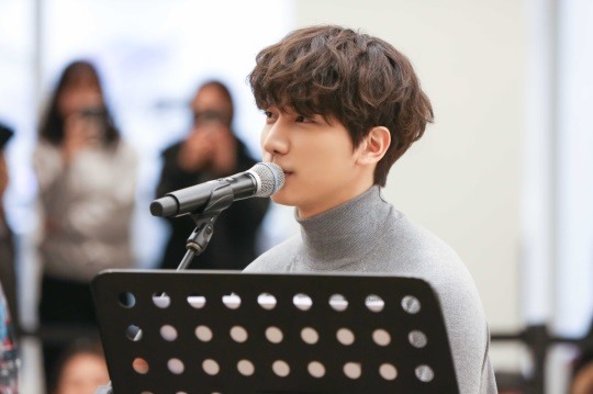 "뜨거웠던 겨울밤"..빅스 혁, 열일 모먼트 첫 버스킹 성공