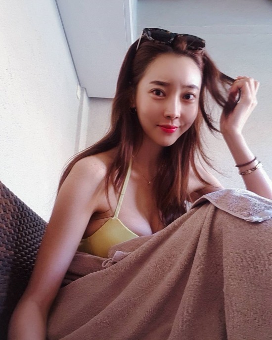 서영, 비키니 몸매 인증..완벽한 S라인 콜라병 몸매
