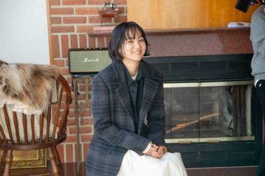 윤승아, 그림자까지 예쁘네…♥김무열이 또 반할 비주얼