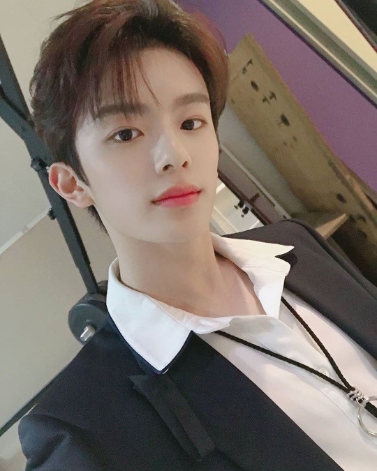 베리베리 강민, 막내 귀여움 벗고 성숙+섹시한 비주얼 발산..천상 아이돌의 정석