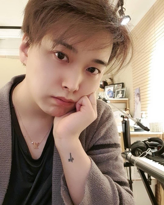 김사은♥슈주 성민, 컴백 준비하나? 노래 연습 중
