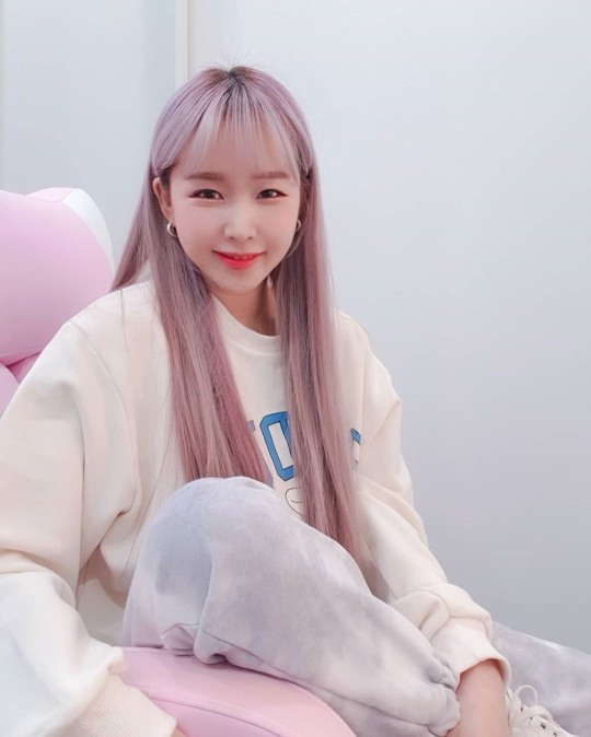 크레용팝 웨이, 오묘한 헤어 컬러에 심쿵 바빠도 셀카는 찰칵