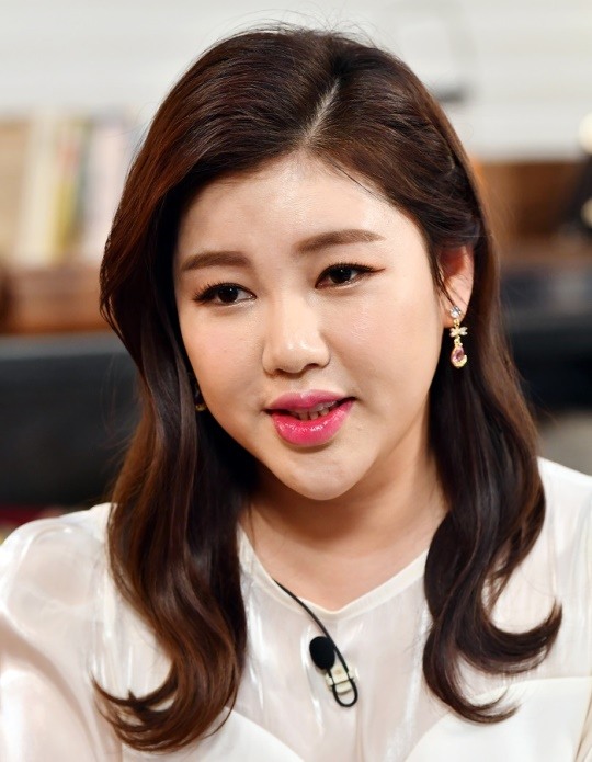 외식하는 날 송가인 그동안 바빠서 친구들 못 만나..추억 만들고파 출연[일문일답]