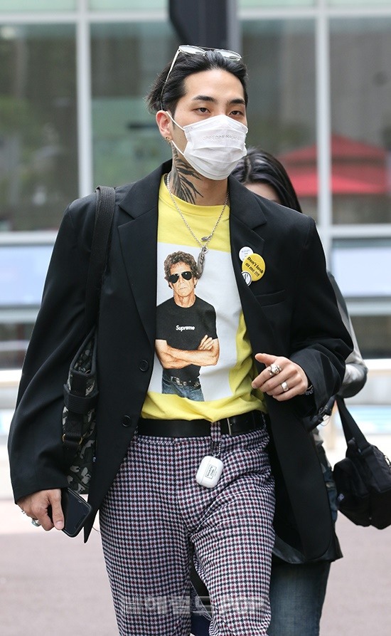 [포토]레디, 스웨그넘치는 스케치북 출근길