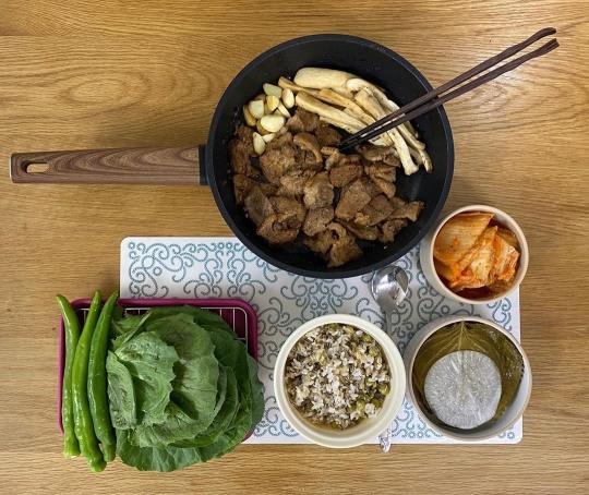 윤세아, 아침부터 돼지갈비 먹방 냠냠 행복했다..마음은 부자!