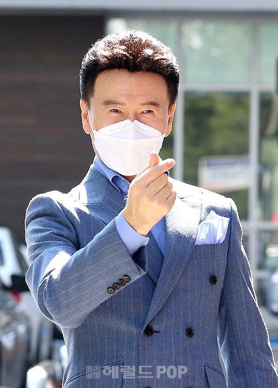[포토]강진, 신사의 하트