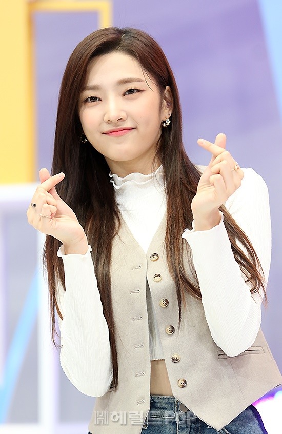 [포토]위클리 소은, 하트로 매력발산