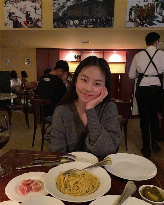 안소희, 세상 제일 예쁜 고양이상 미녀..눈웃음 사르르 녹네