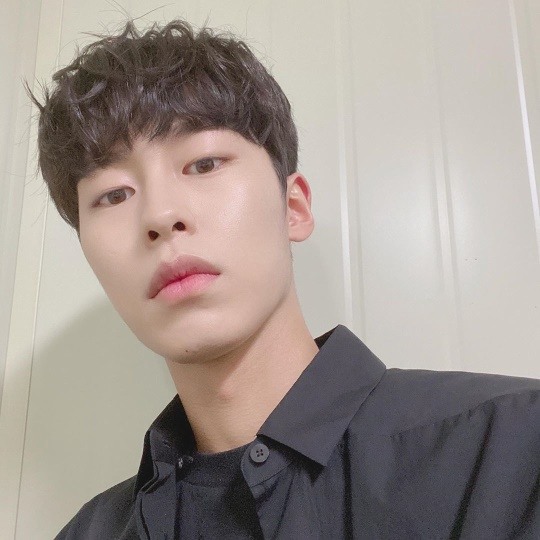 이재욱, 그렇게 바라보면 심쿵..여심 저격 대형견 비주얼