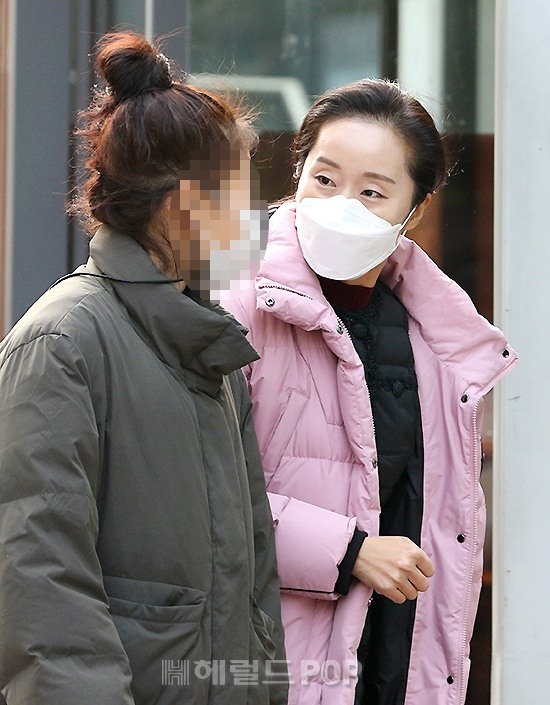 [포토]박애리, 동료와 다정하게 대화나누며