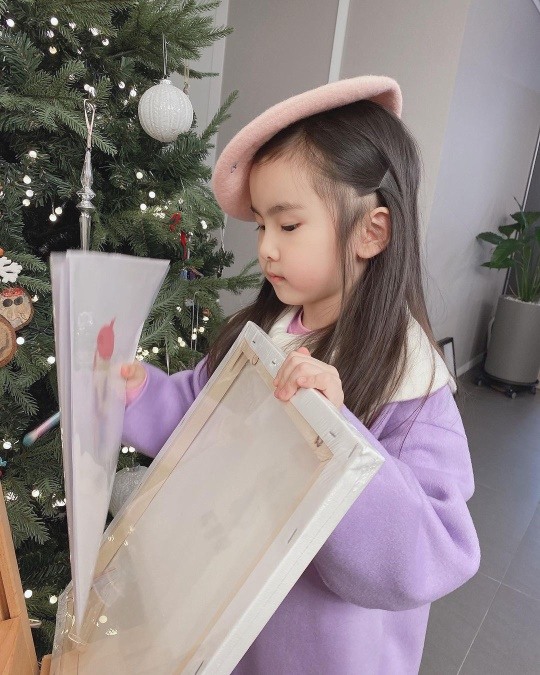 김지우♥레이먼킴 딸 루아나리, 벌써부터 완성형 비주얼..꼬마 숙녀