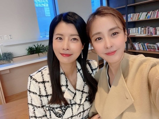유선, 긴 머리도 잘 어울려..박은혜와 함께 시간을 거스르는 미모 자랑