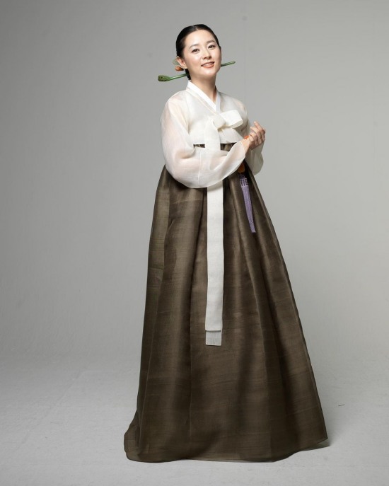 이영애, 격이 다른 단아한 한복 자태..여러분 올해는 모두 건강하세요