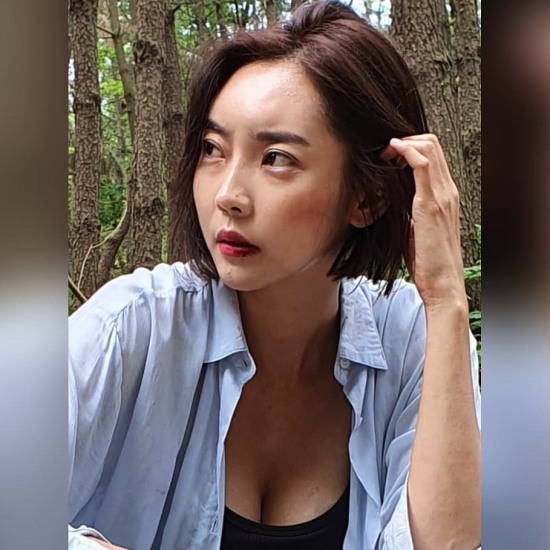 배우 서영, 글래머 볼륨감 인증..탈아시아급 몸매