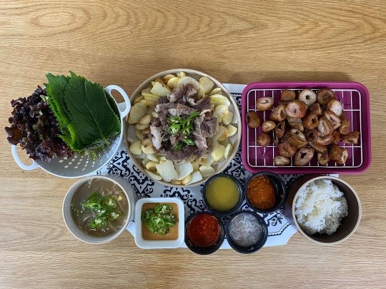 윤세아, 차돌박이에 막창까지..아침도 든든하게 야무지게 냠냠