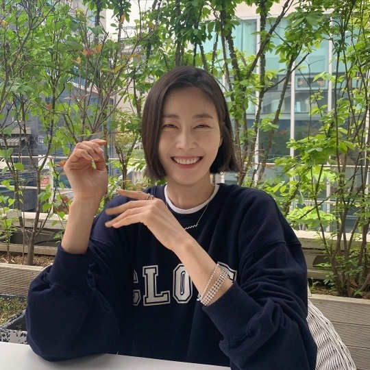 이현이, 애둘맘의 청순한 꽃미모..해맑은 미소에 힐링