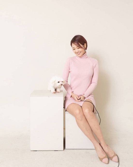 오정연, 너무 섹시한 것 아냐? 초미니라도 허벅지는 좀 가려야