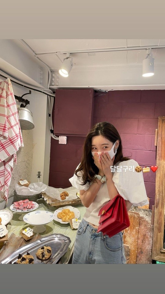 정채연, 쿠키들 사이에서 행복에 겨운 표정 달달구리
