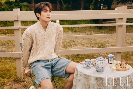 김우빈, 소년+어른美 공존하는 독보적 비주얼..여름의 향기[화보]