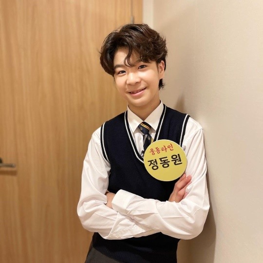 정동원, 교복이 역시 제일 찰떡..완벽 모범생 변신한 브레인