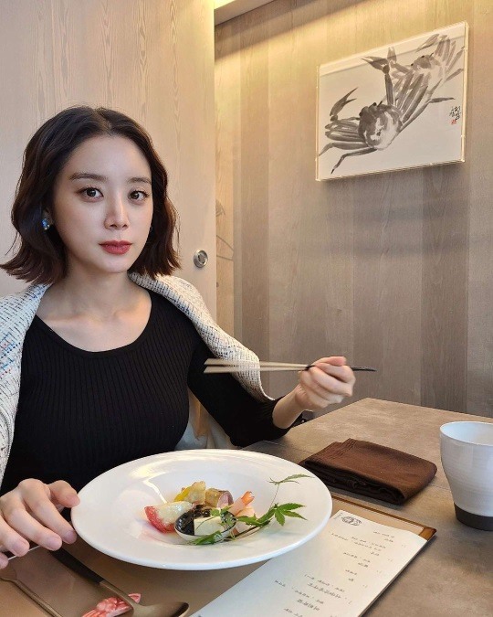 신민철♥우혜림, 결혼하더니 성숙해진 아이돌..사모님 분위기