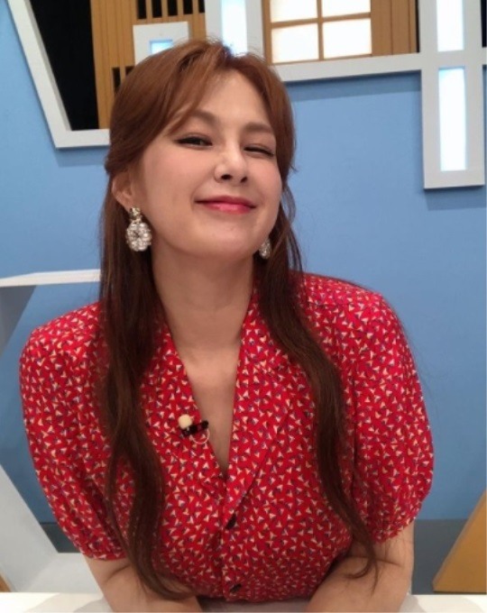 채연, 모기 물린 콧잔등 속상 몇 년만에 졸았는데..졸다가 물렸나