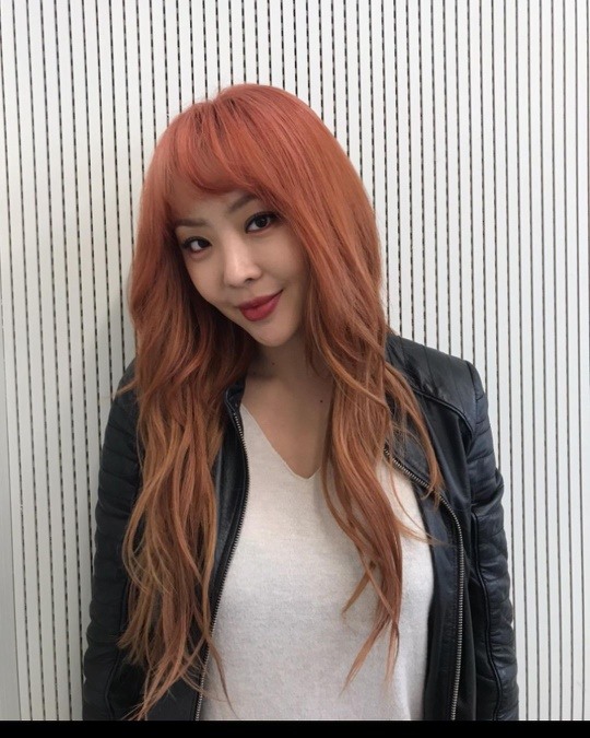 나르샤, 자몽색 머리로 시선강탈..긴 머리도 예쁘다니까