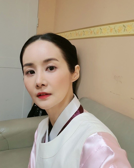 임요환♥ 김가연, 인형 미모의 정석..한복 입고 얼어 죽겠다