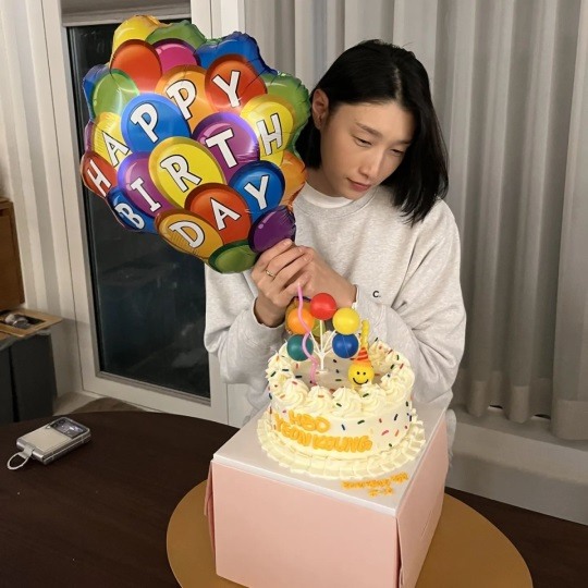 김연경, 행복한 35살 생일..귀염뽀짝 생일케이크에 아련 눈빛