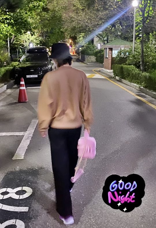 김희선, 너무 털털한 여배우..완벽한 동네 마실 룩