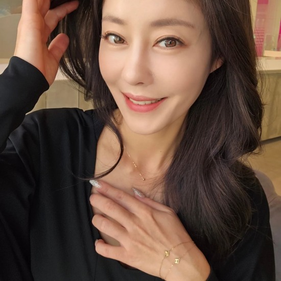 이지현, 쥬얼리 시절에도 미모 센터..애 둘 낳고도 넘사벽 미녀