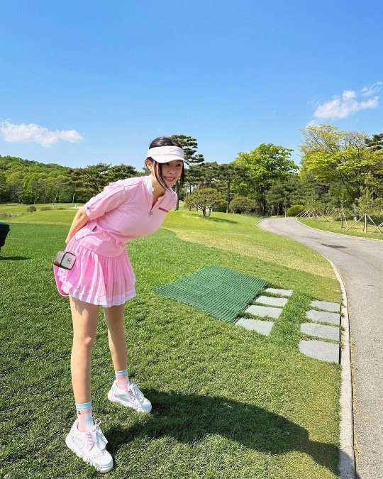 효민, 살아 숨 쉬는 바비인형..미모+몸매 美쳤다