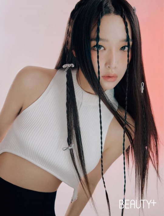 최예나, 힙한 젠지 세대의 아이콘..키치 무드[화보]