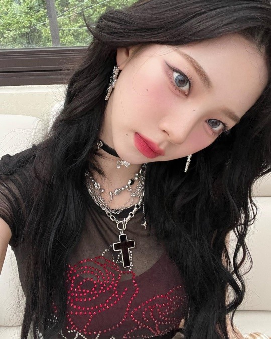에스파 카리나, 얼굴형부터 어깨라인까지 완벽..도도美 끝판왕