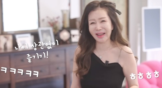 '60대 제니' 박준금, 노출로 몸매 자랑 