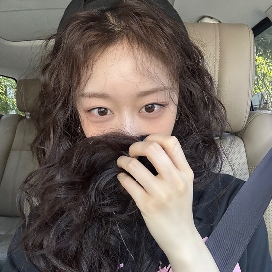 황재균♥ 지연, 히피펌으로 확 달라진 분위기..한층 사랑스러워졌네