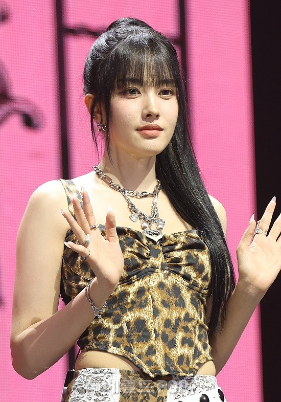 [포토]스테이씨 윤, 반가운 컴백