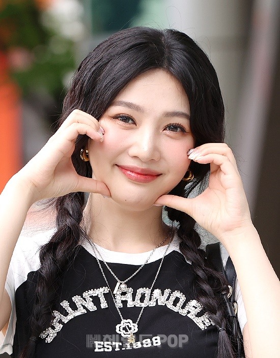 [포토]레드벨벳 조이, 볼하트와 눈맞춤