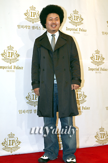 [MD포토] 윤택 결혼식이라고 정장 입을 필요는 없어요