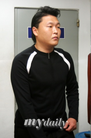 싸이, 4일 오전 검찰 출석