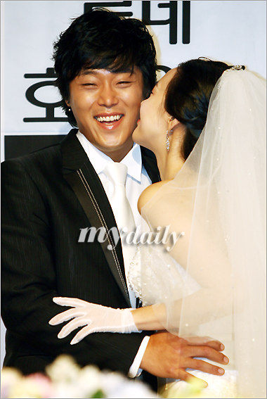 원투 송호범, 4살 연하 사업가와 웨딩마치
