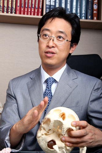 연예인에게도 안면 비대칭이?