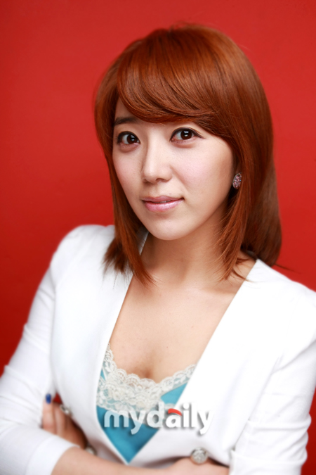 리포터 지영, “아이돌에게 인기 비결? 쉬운 여자로 봐요, 하하”(인터뷰)
